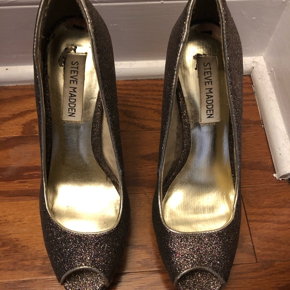 Steve Madden pumps